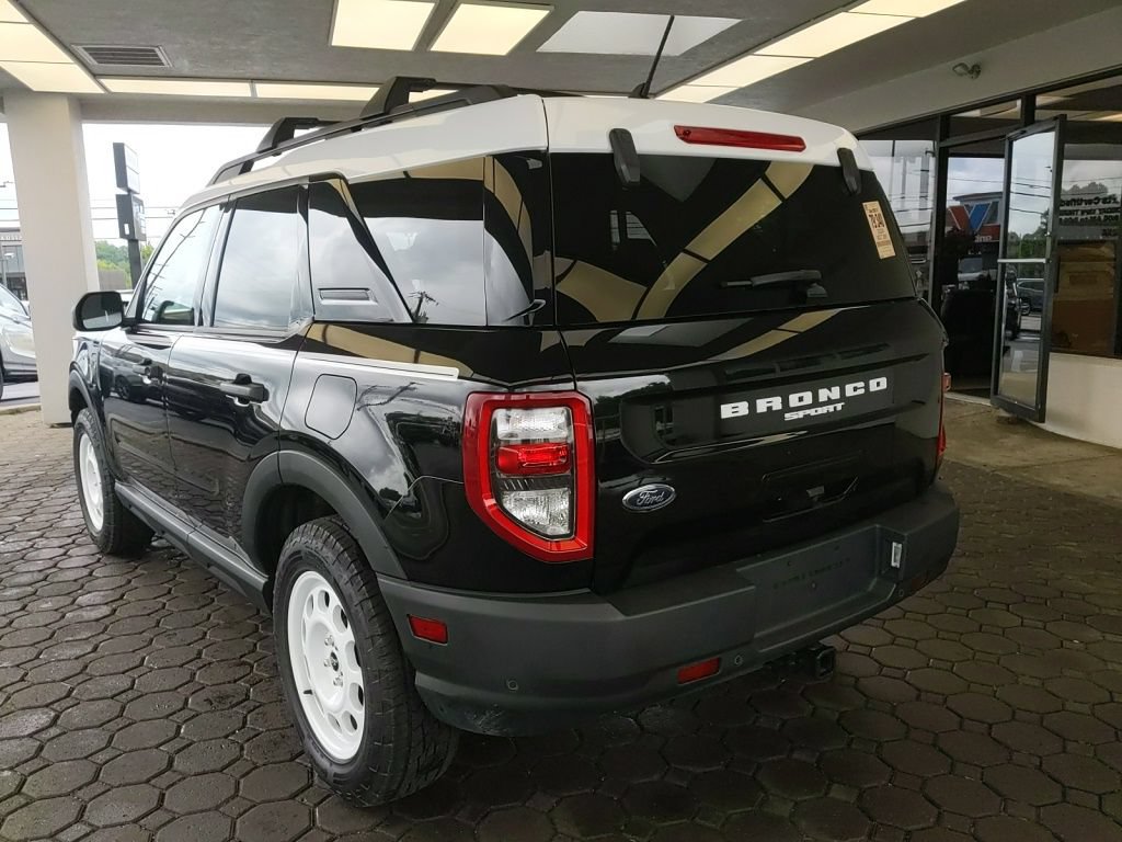 Certified 2024 Ford Bronco Sport Heritage w/ Heritage Convenience Package AWD/4WD image 8
