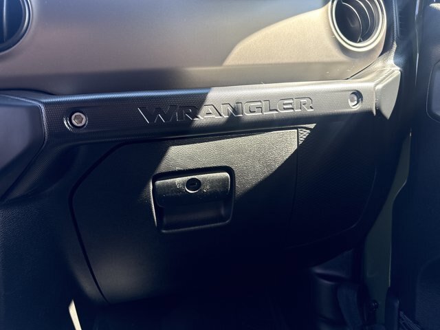 Used 2020 Jeep Wrangler Sport AWD/4WD image 24