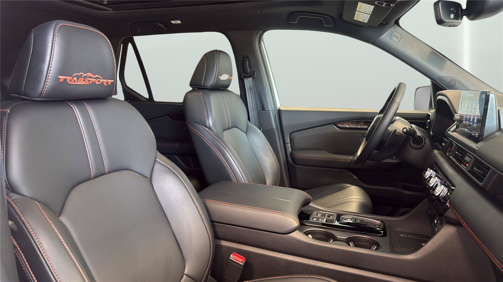 Used 2025 Honda Pilot TrailSport image 15