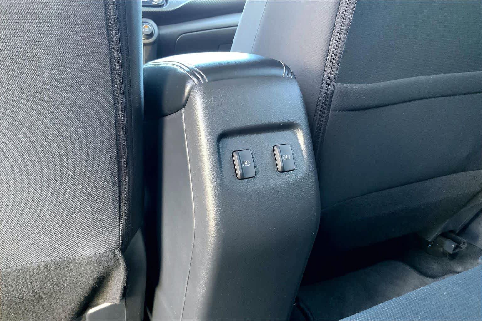 Used 2021 Nissan Kicks SV FWD image 35
