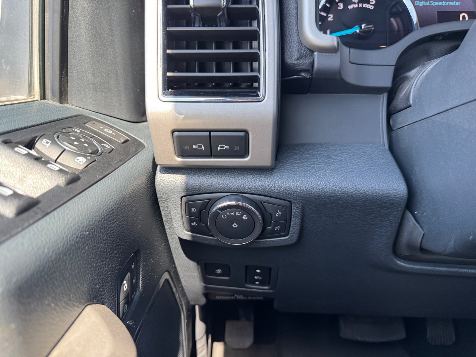 Certified 2022 Ford F250 Lariat w/ Lariat Ultimate Package AWD/4WD image 21