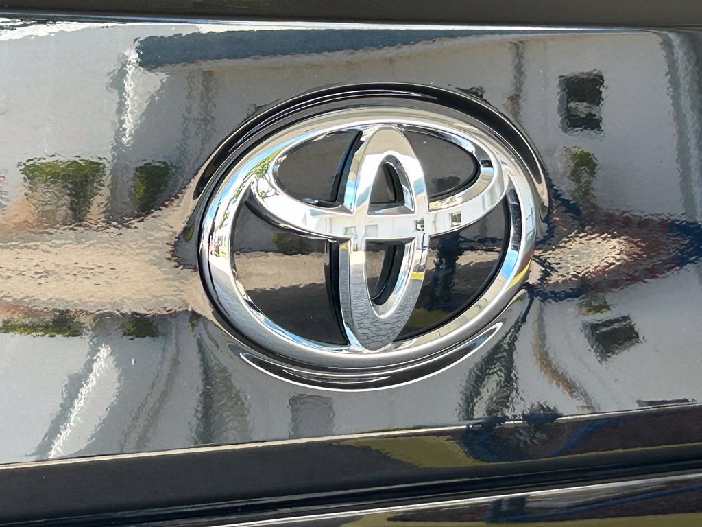 Used 2024 Toyota Corolla Cross LE FWD image 22