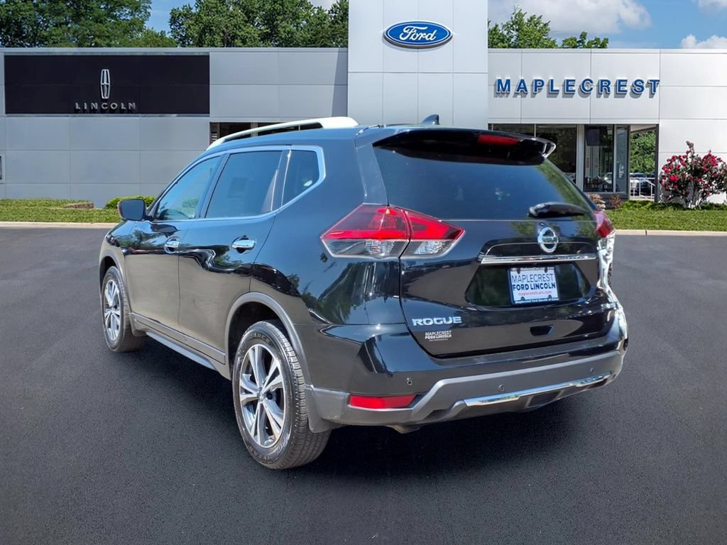 Used 2019 Nissan Rogue SV w/ Premium Package AWD/4WD image 3