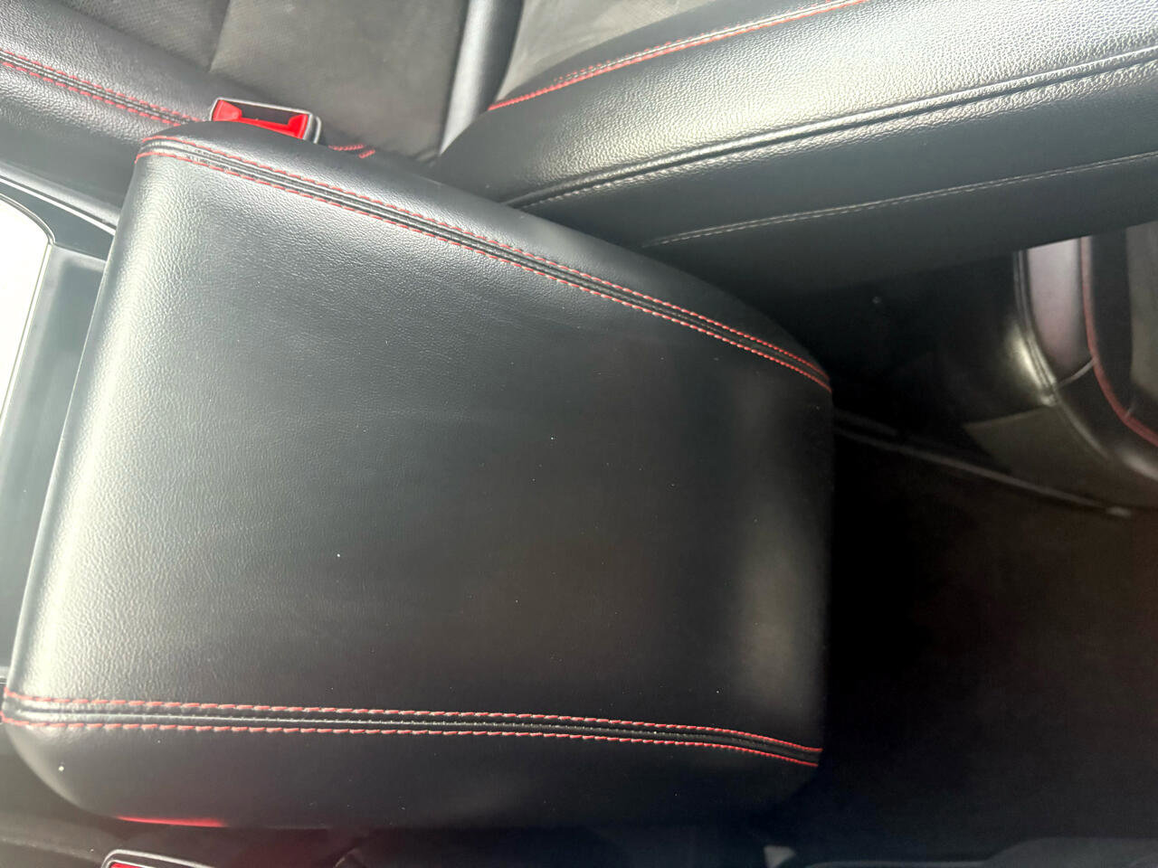 Certified 2023 Ford Explorer ST-Line w/ Class IV Trailer Tow Package image 31