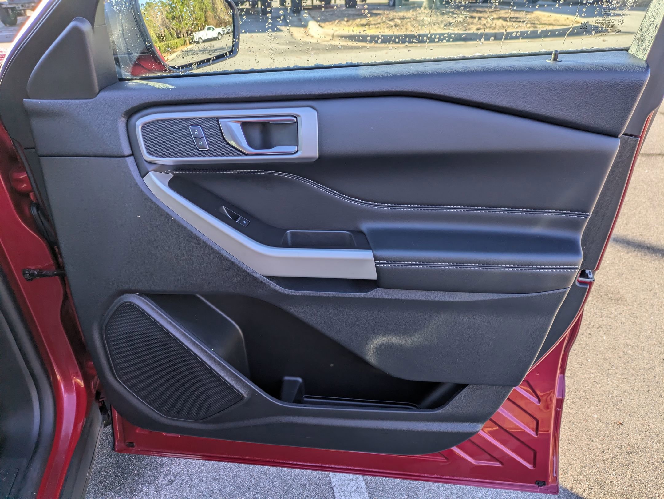 Certified 2022 Ford Explorer XLT w/ Equipment Group 202A image 41