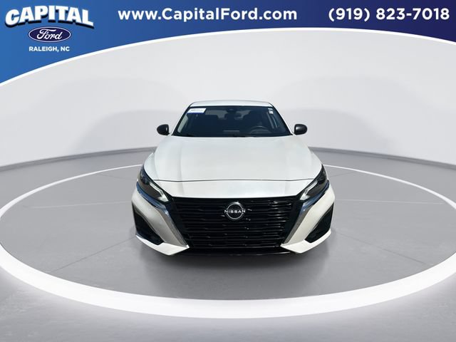 Used 2024 Nissan Altima 2.5 SV FWD image 3