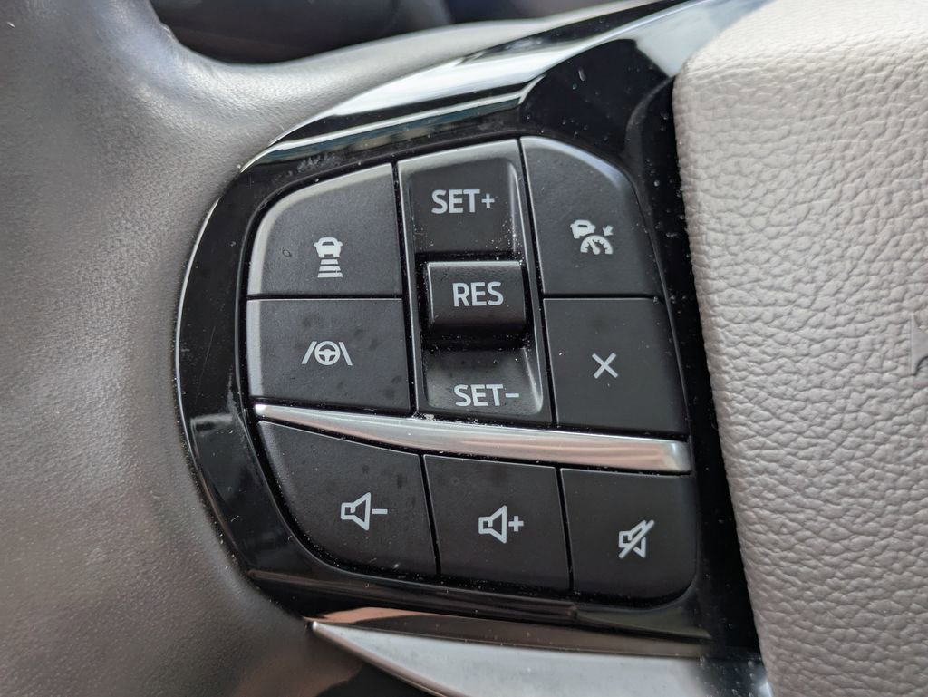 Certified 2022 Ford Explorer Platinum w/ Equipment Group 601A AWD/4WD image 26