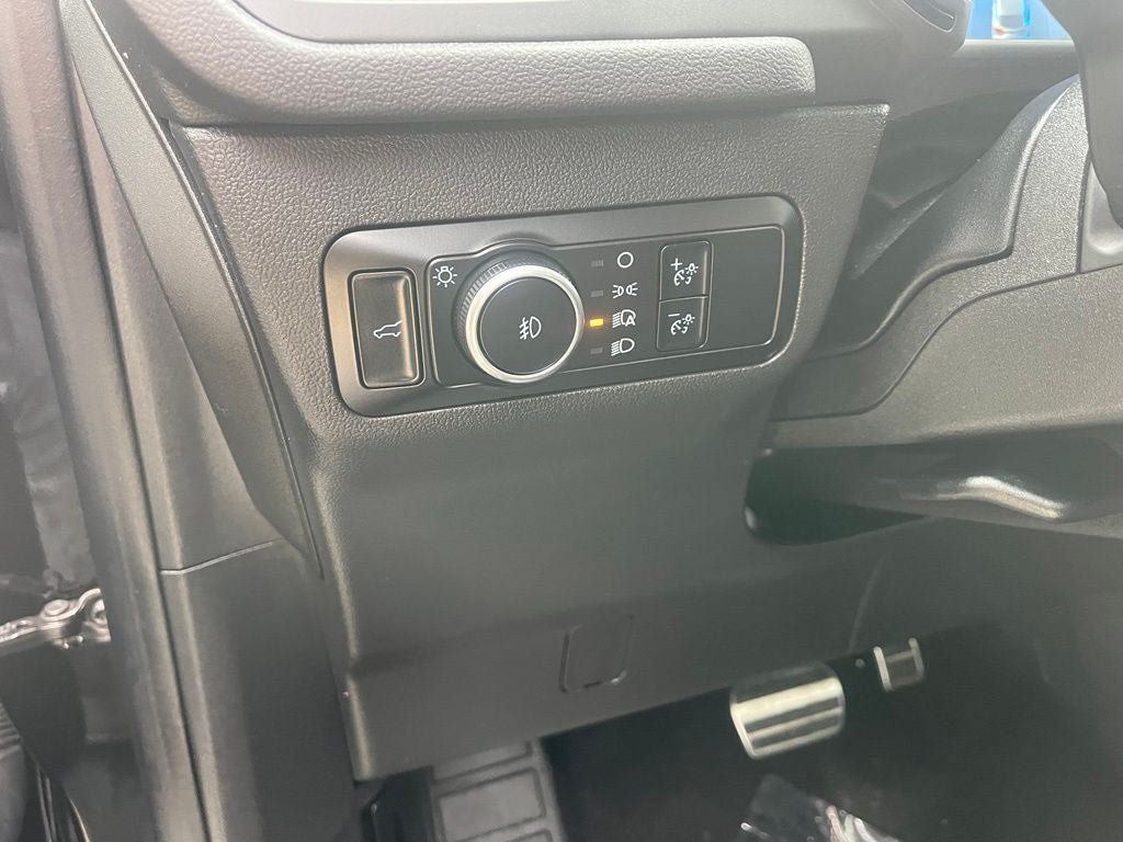 Certified 2024 Ford Escape ST-Line Elite w/ Premium Technology Package AWD/4WD image 39