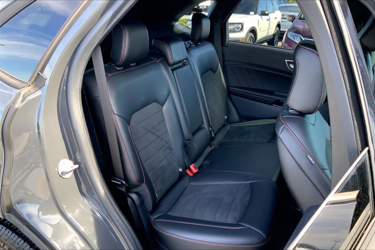 Certified 2021 Ford Edge ST-Line FWD image 18