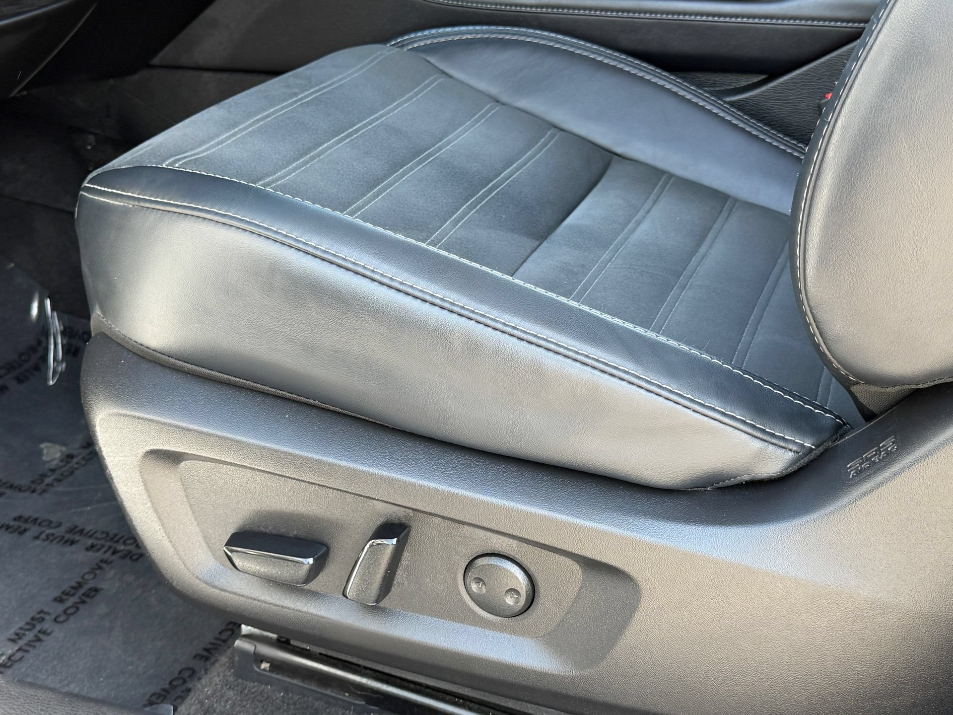 Used 2025 Mitsubishi Outlander SE AWD/4WD image 26