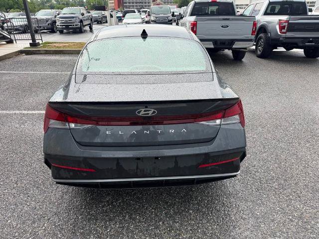 Used 2025 Hyundai Elantra Sport FWD image 7