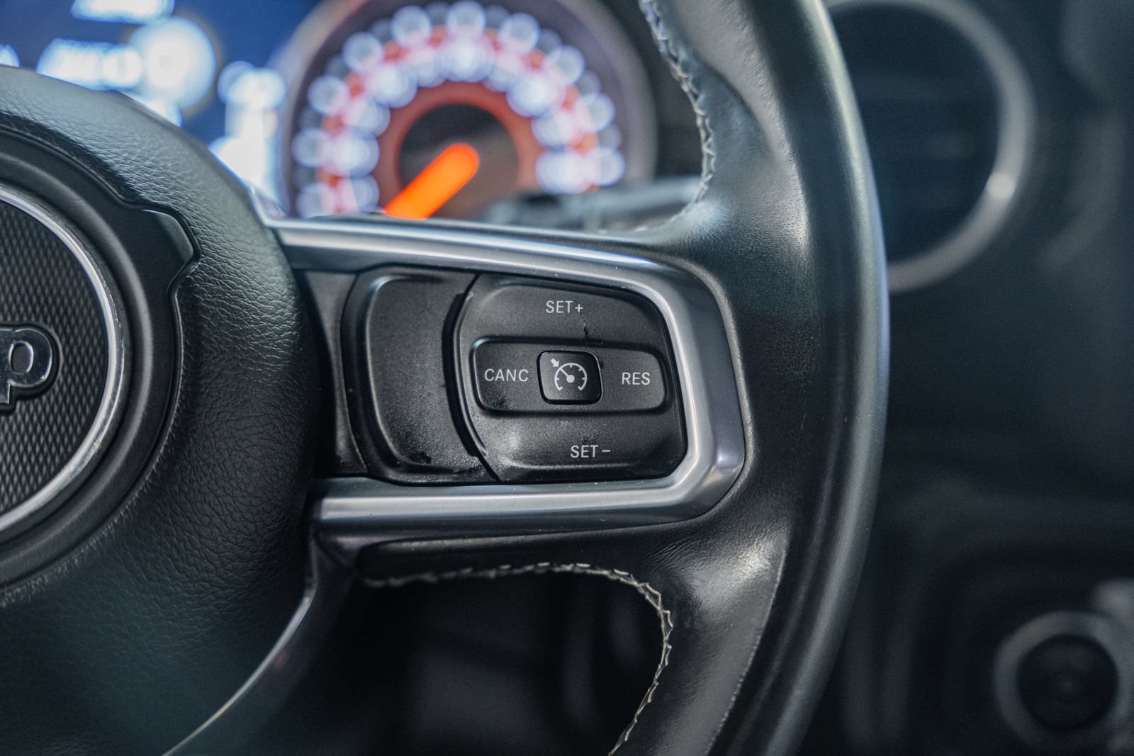 Used 2018 Jeep Wrangler Unlimited Sahara AWD/4WD image 34