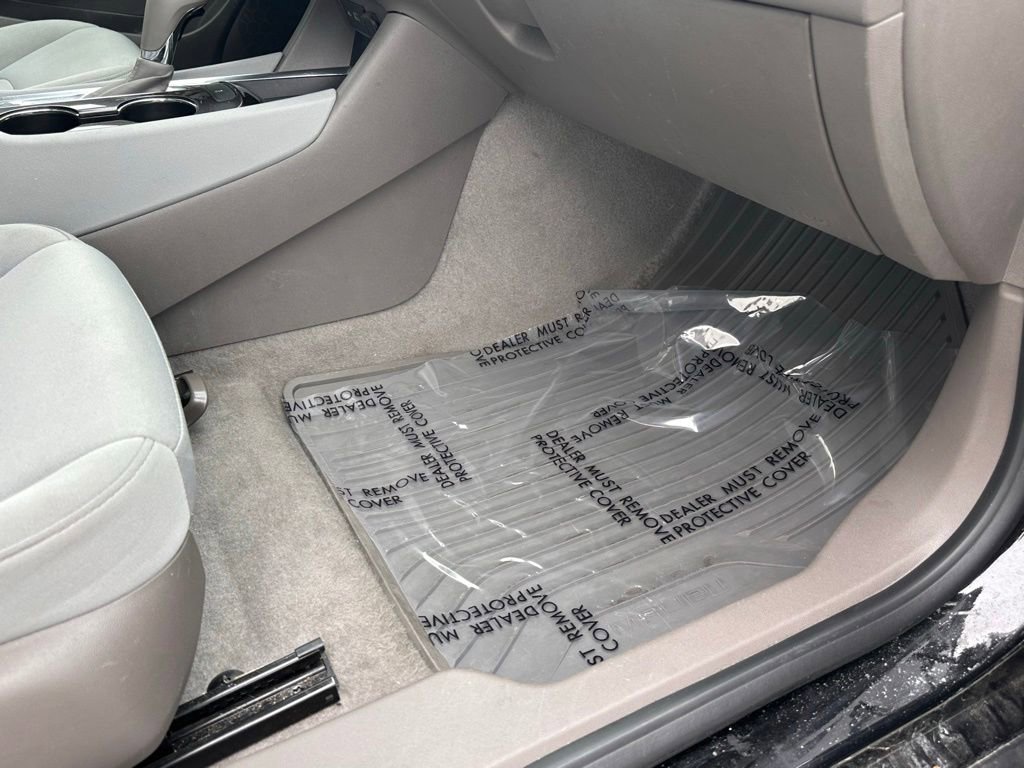 Used 2020 Chevrolet Malibu LT FWD image 18