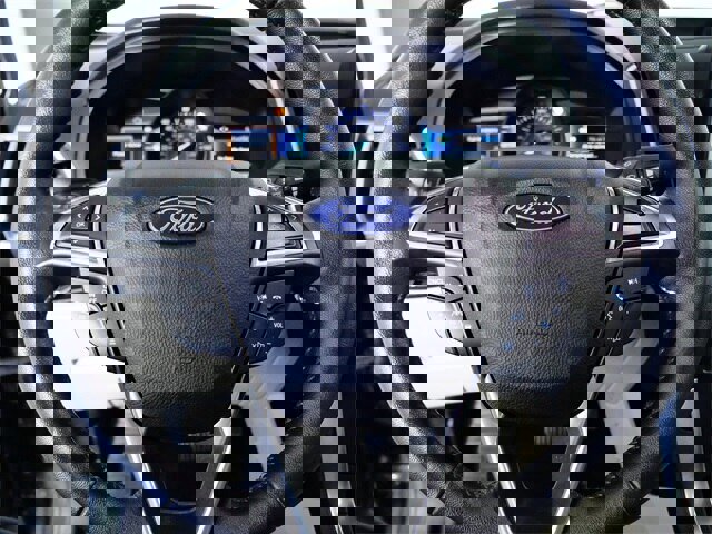 Certified 2022 Ford Edge Titanium w/ Equipment Group 301A image 18