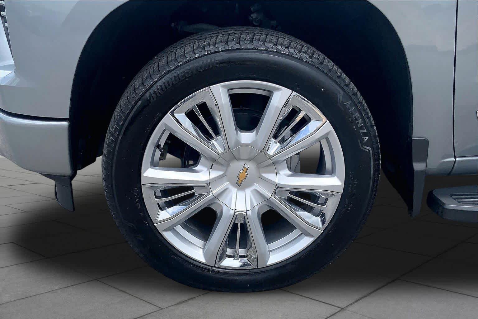 Used 2024 Chevrolet Silverado 1500 High Country AWD/4WD image 11