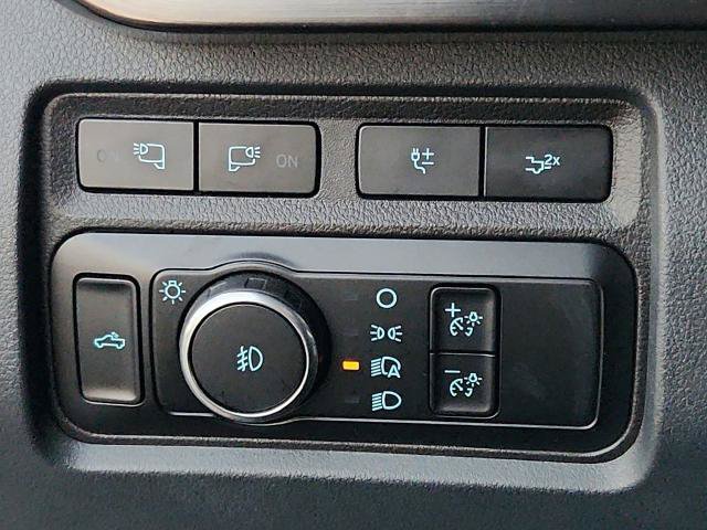 Certified 2024 Ford F250 Lariat w/ Lariat Ultimate Package AWD/4WD image 17