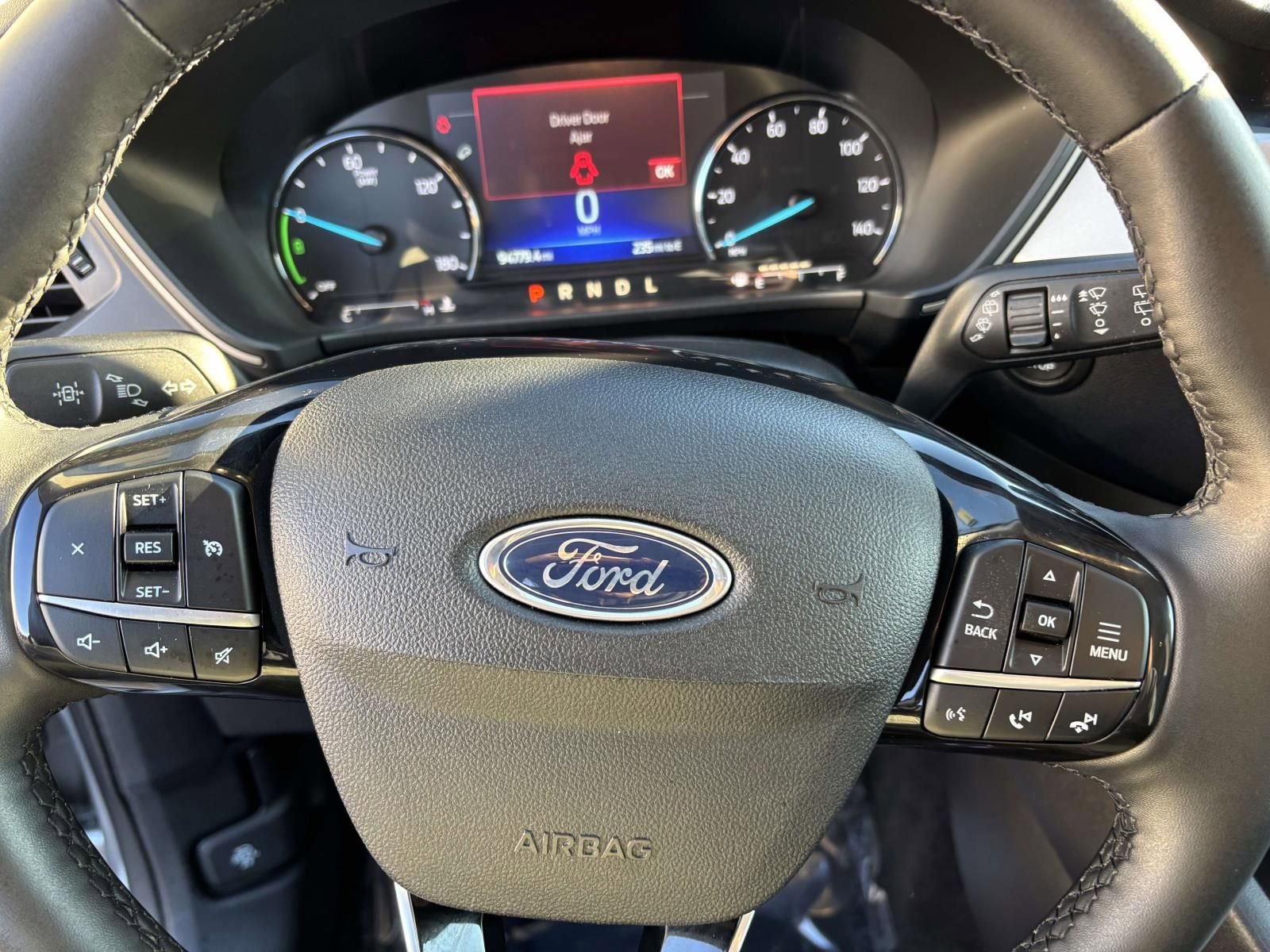 Certified 2022 Ford Escape SE w/ SE Sport Appearance Package image 18