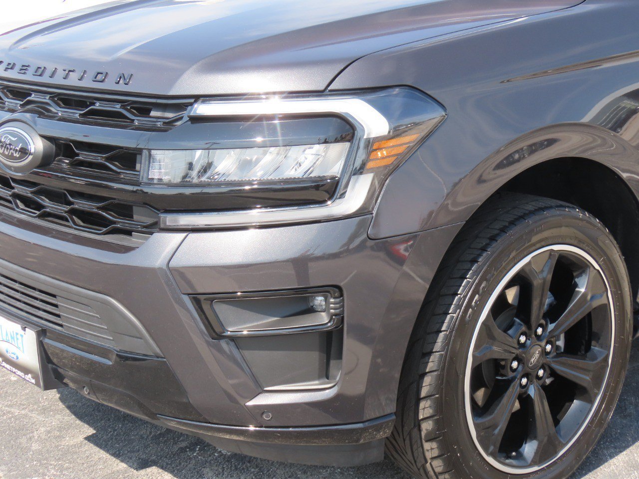 Certified 2023 Ford Expedition Limited RWD image 3