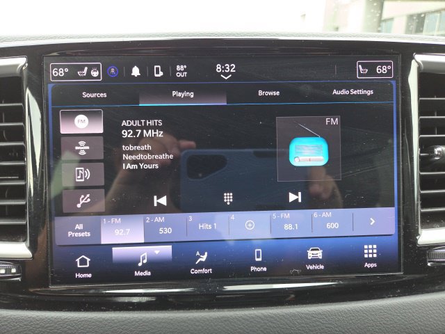 Used 2023 Chrysler Pacifica Touring-L FWD image 36