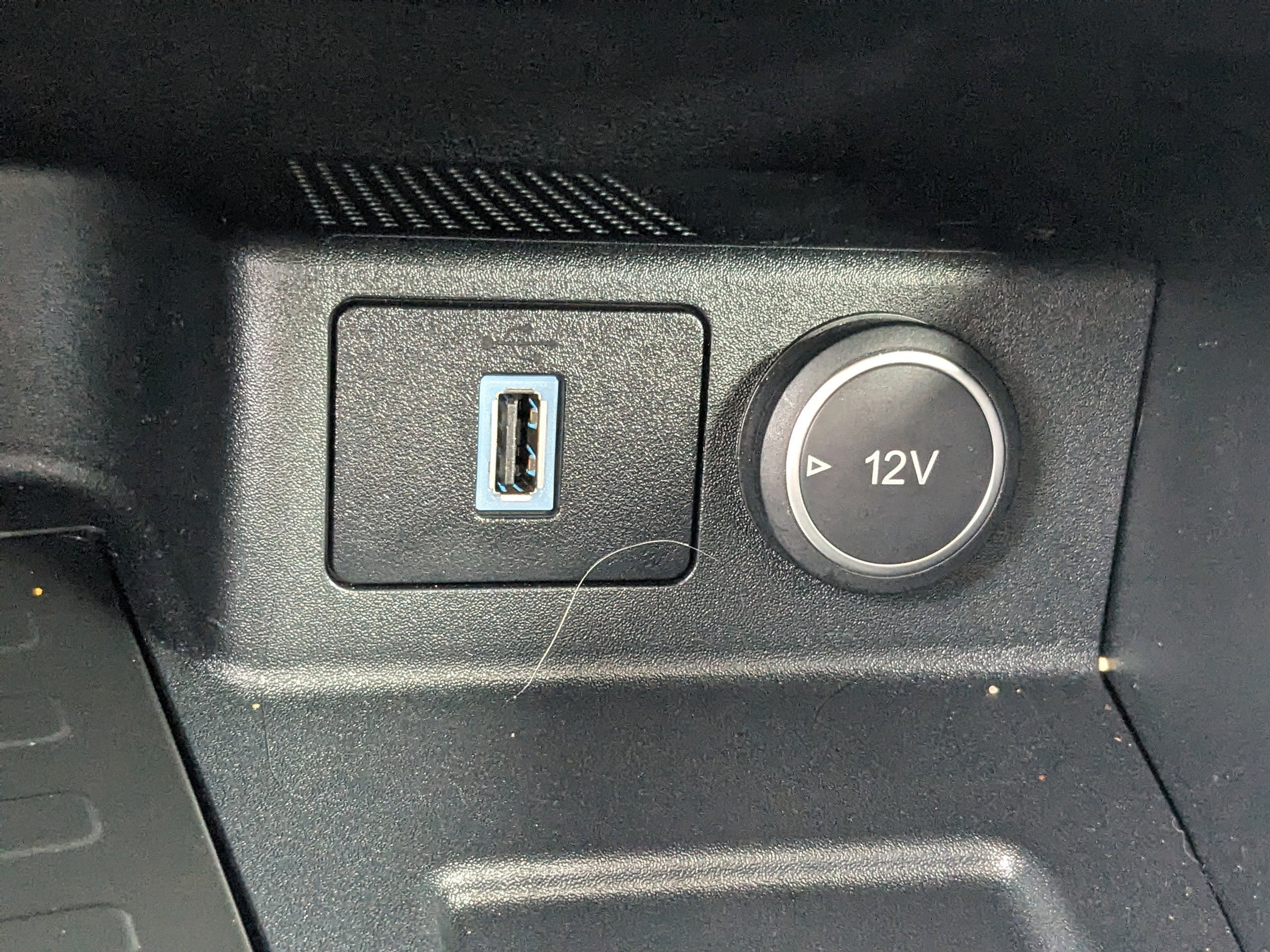 Certified 2020 Ford Escape Titanium image 26