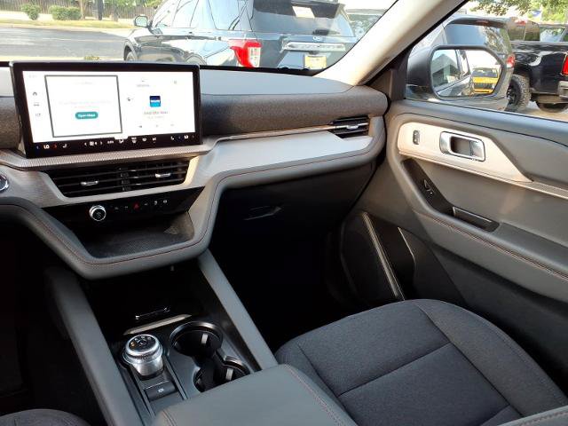 Certified 2025 Ford Explorer Active AWD/4WD image 14