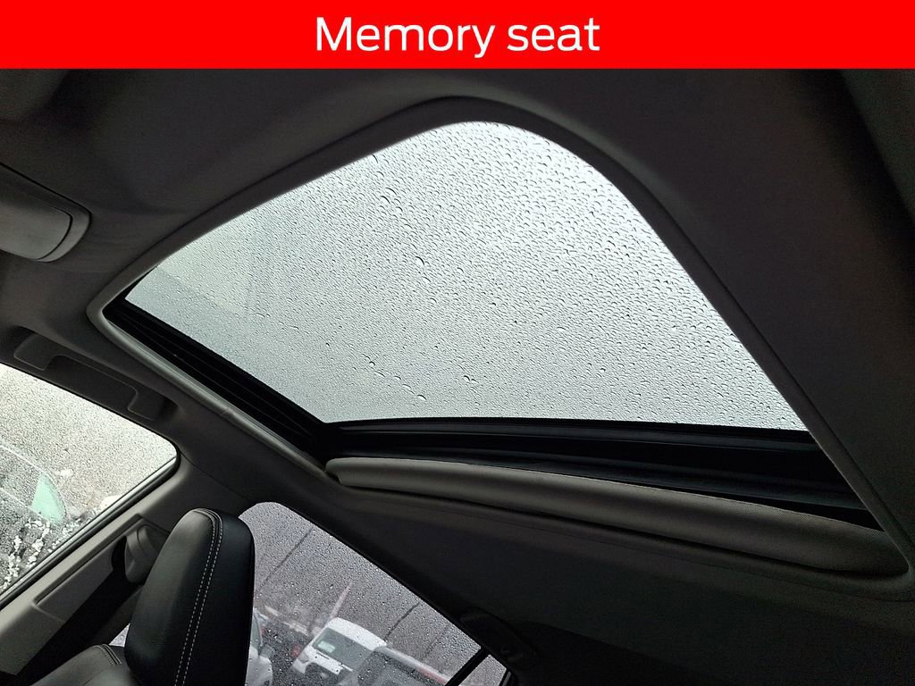 Used 2018 Toyota RAV4 Limited image 14