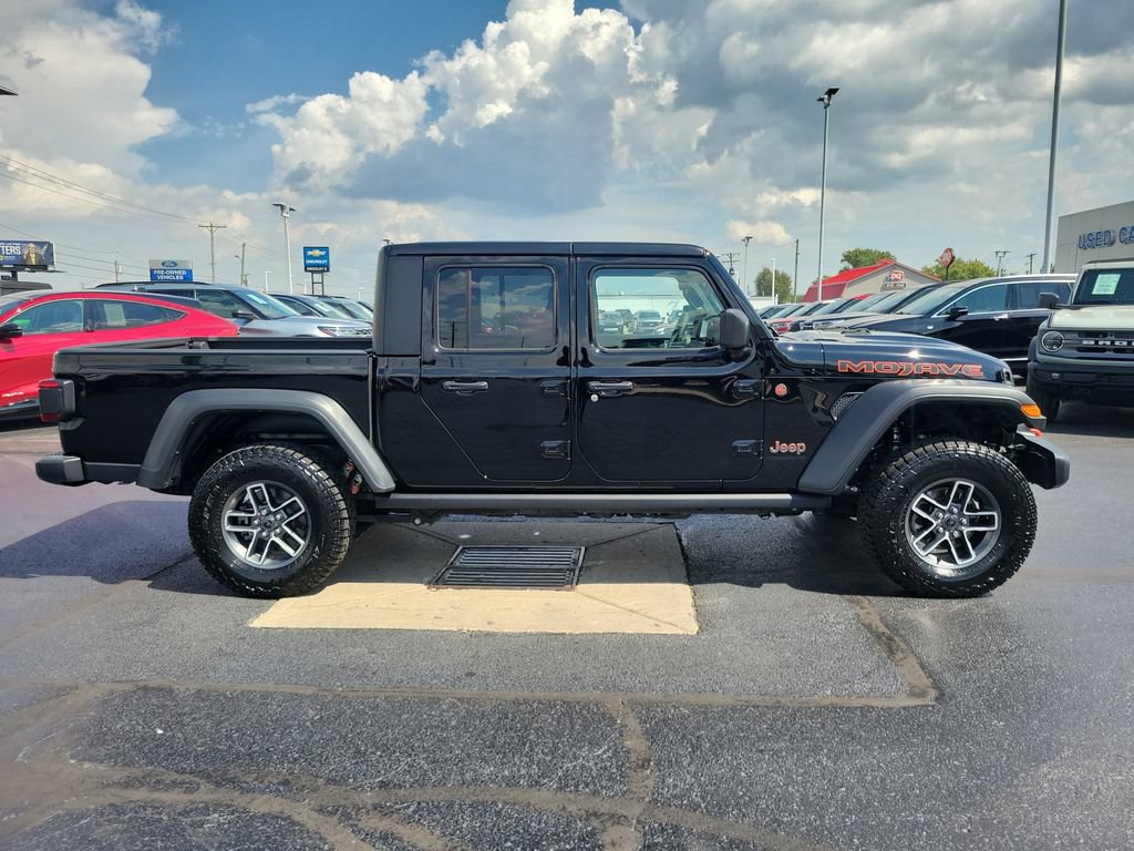 Used 2025 Jeep Gladiator Mojave w/ Convenience Group AWD/4WD image 3