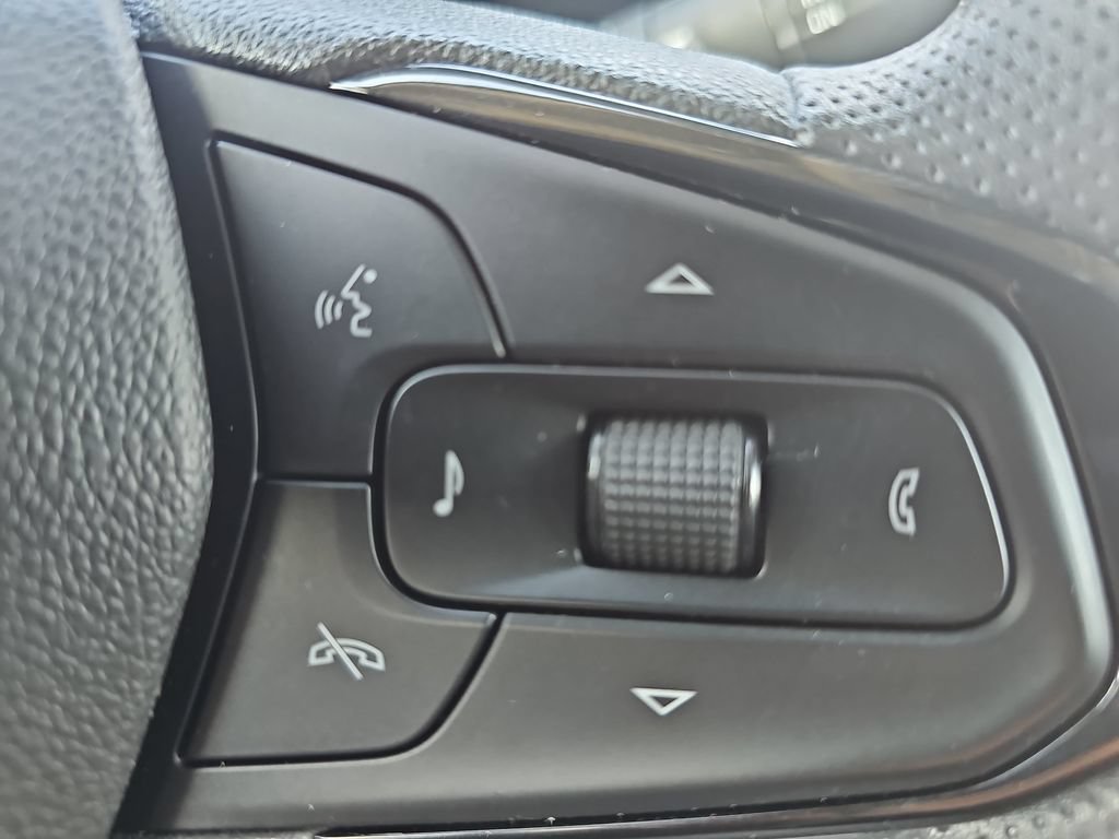 Used 2025 Chevrolet TrailBlazer LT FWD image 17