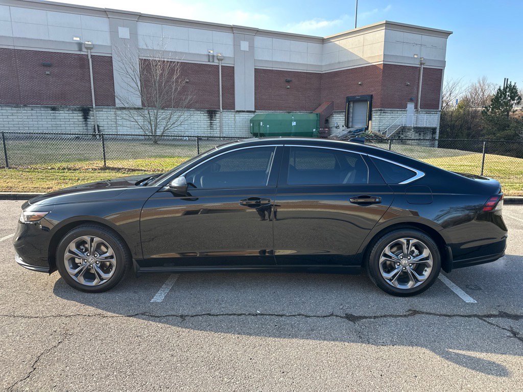 Used 2023 Honda Accord EX image 3