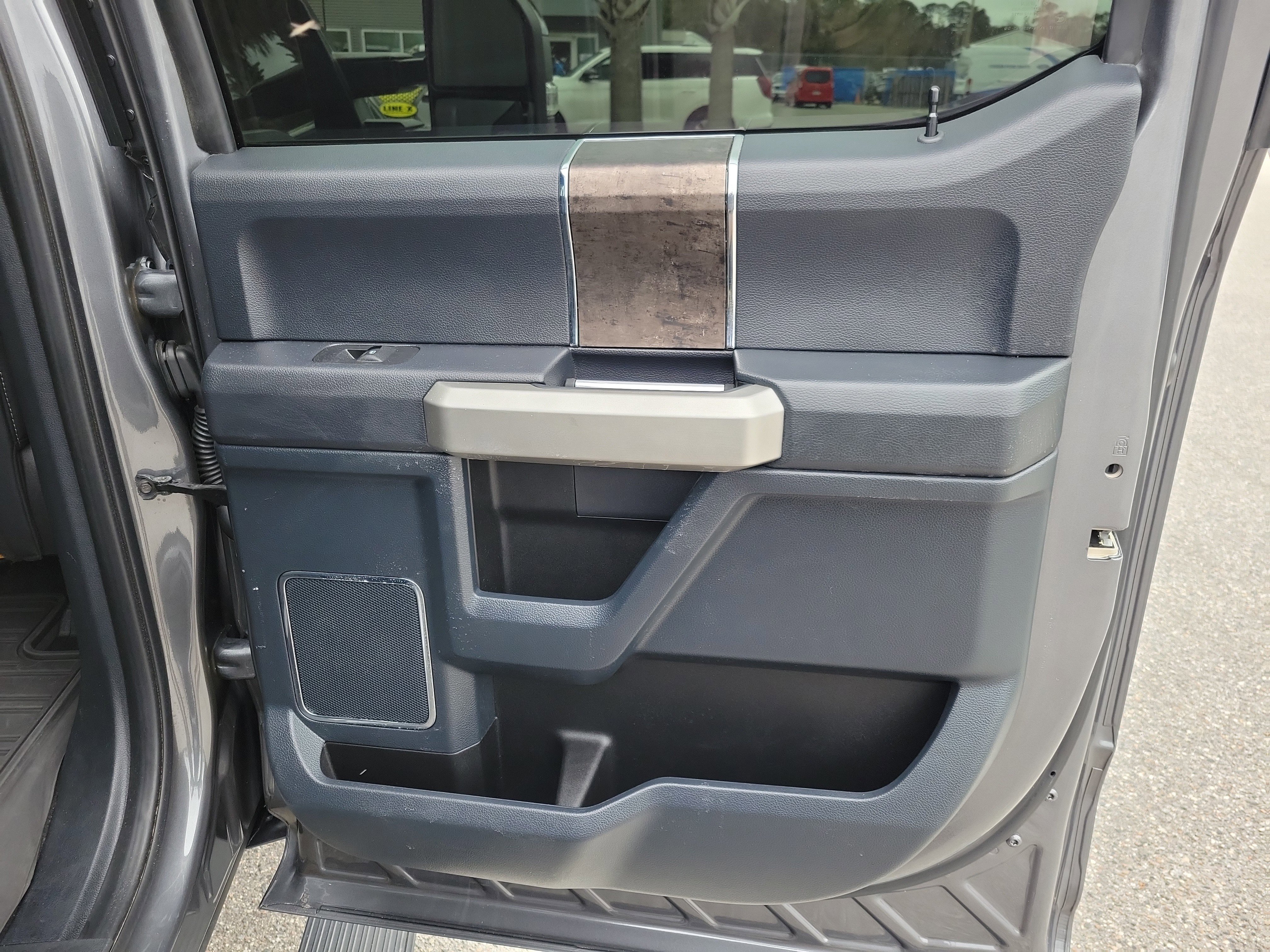 Certified 2022 Ford F250 Lariat w/ Tremor Off-Road Package image 25