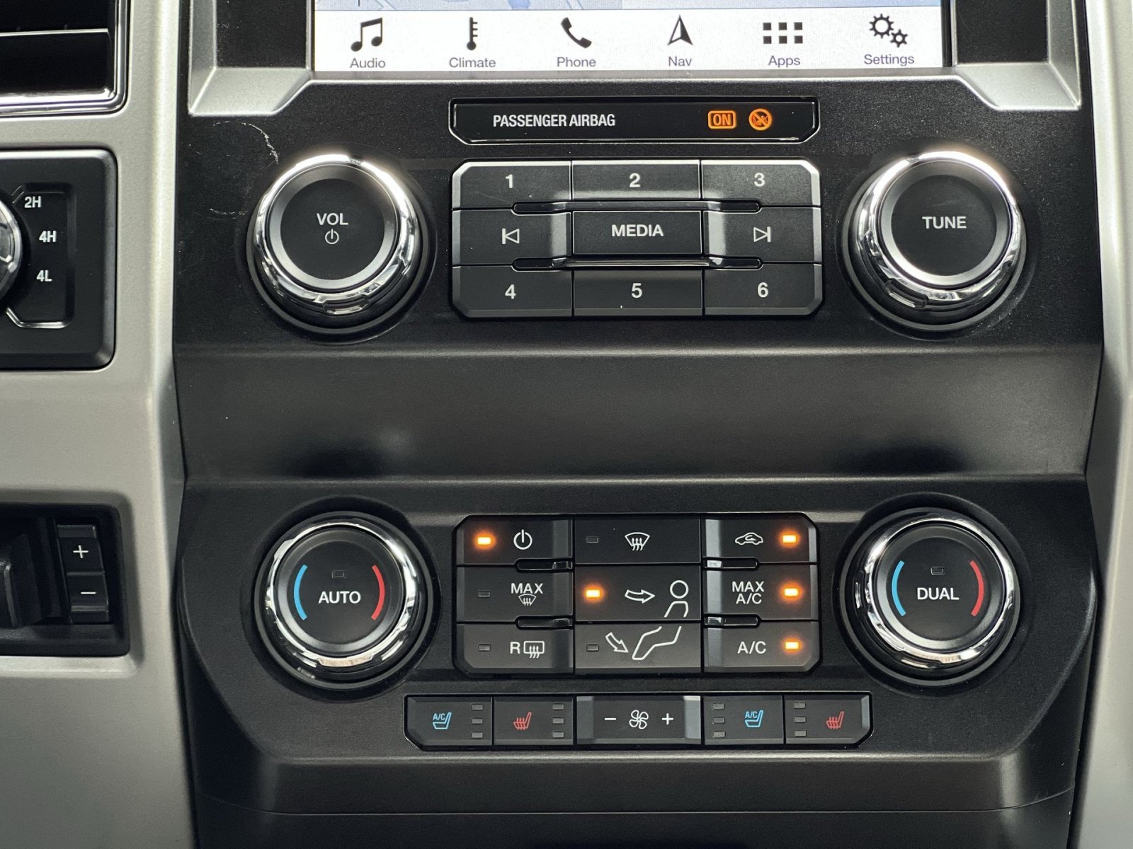 Certified 2019 Ford F250 Lariat w/ Lariat Ultimate Package AWD/4WD image 21