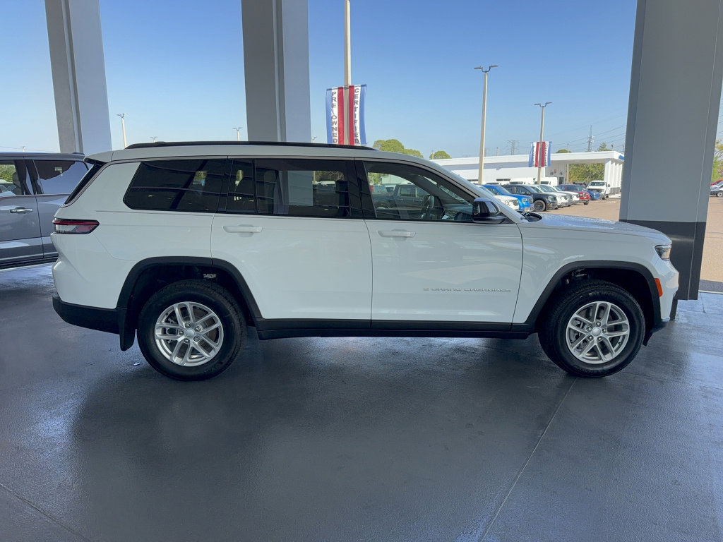Used 2025 Jeep Grand Cherokee L Laredo image 5