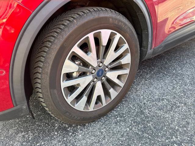 Certified 2020 Ford Escape Titanium w/ Titanium Premium Package 2.0 AWD/4WD image 8