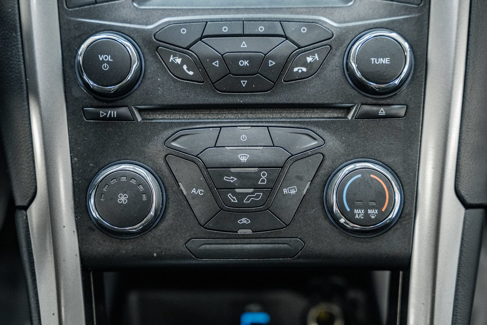 Certified 2017 Ford Fusion SE FWD image 26