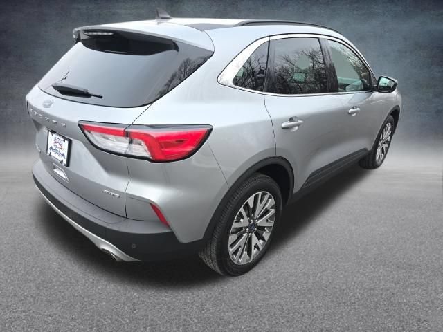 Certified 2022 Ford Escape Titanium AWD/4WD image 11