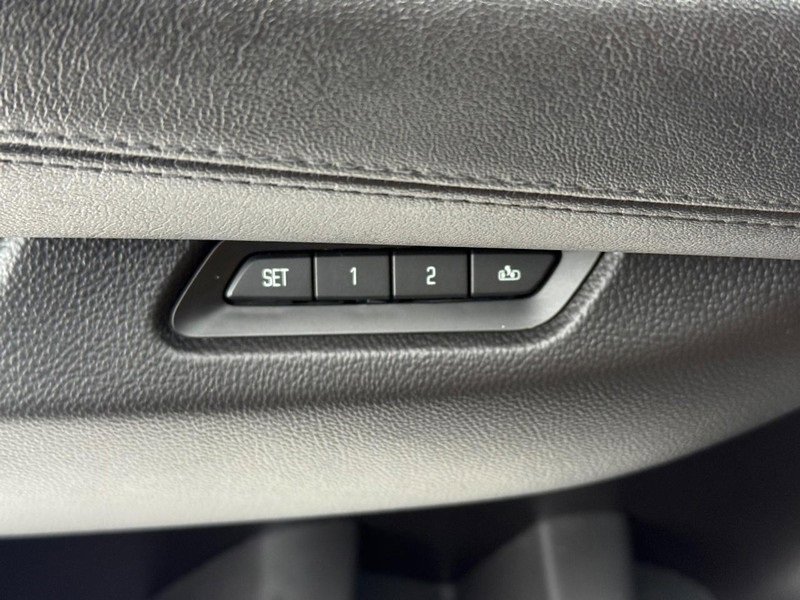 Used 2017 Cadillac Escalade Premium Luxury w/ LPO, Radiant Package image 15