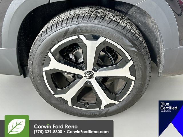 Used 2025 Volkswagen Taos SEL image 34