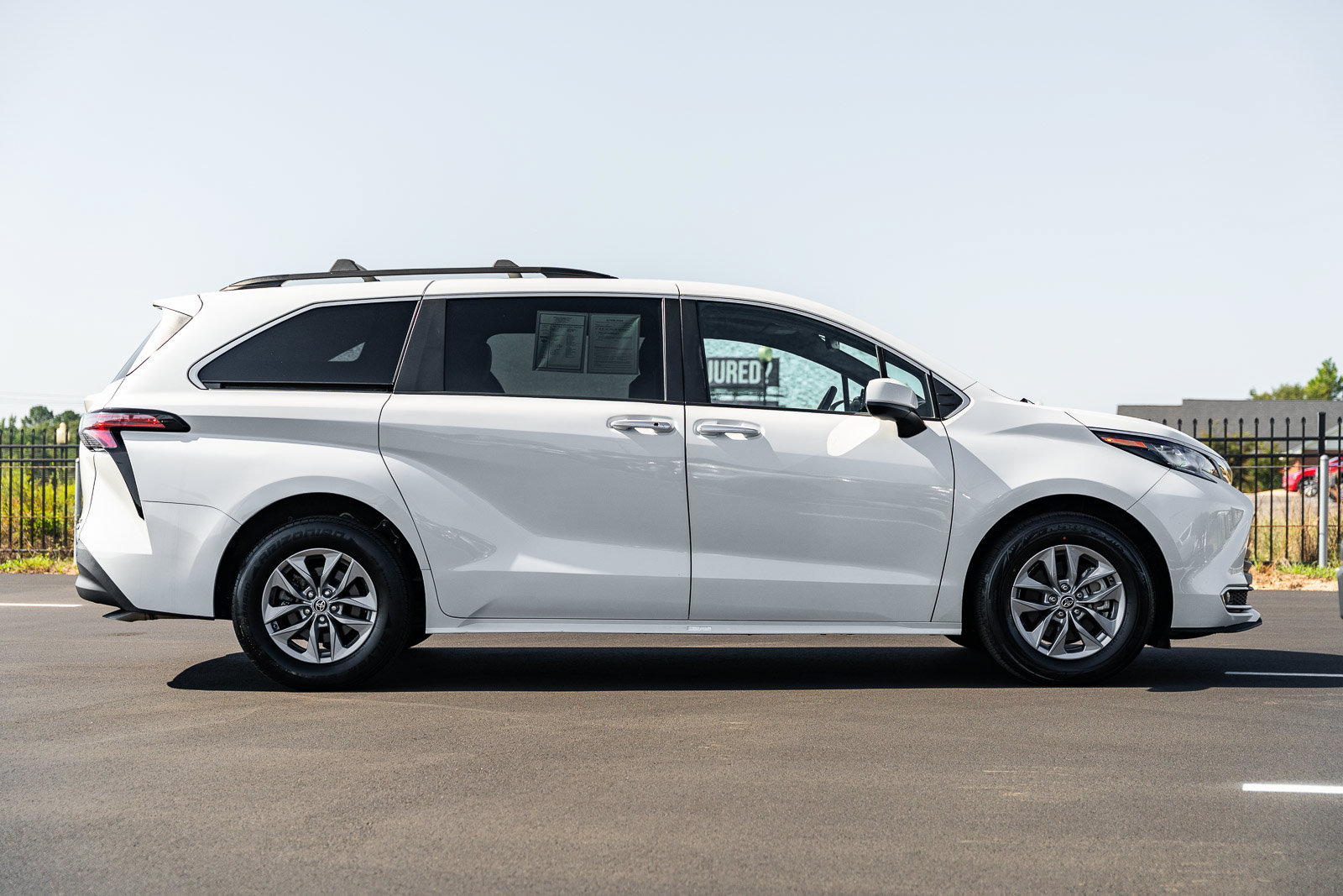 Used 2022 Toyota Sienna XLE FWD image 8