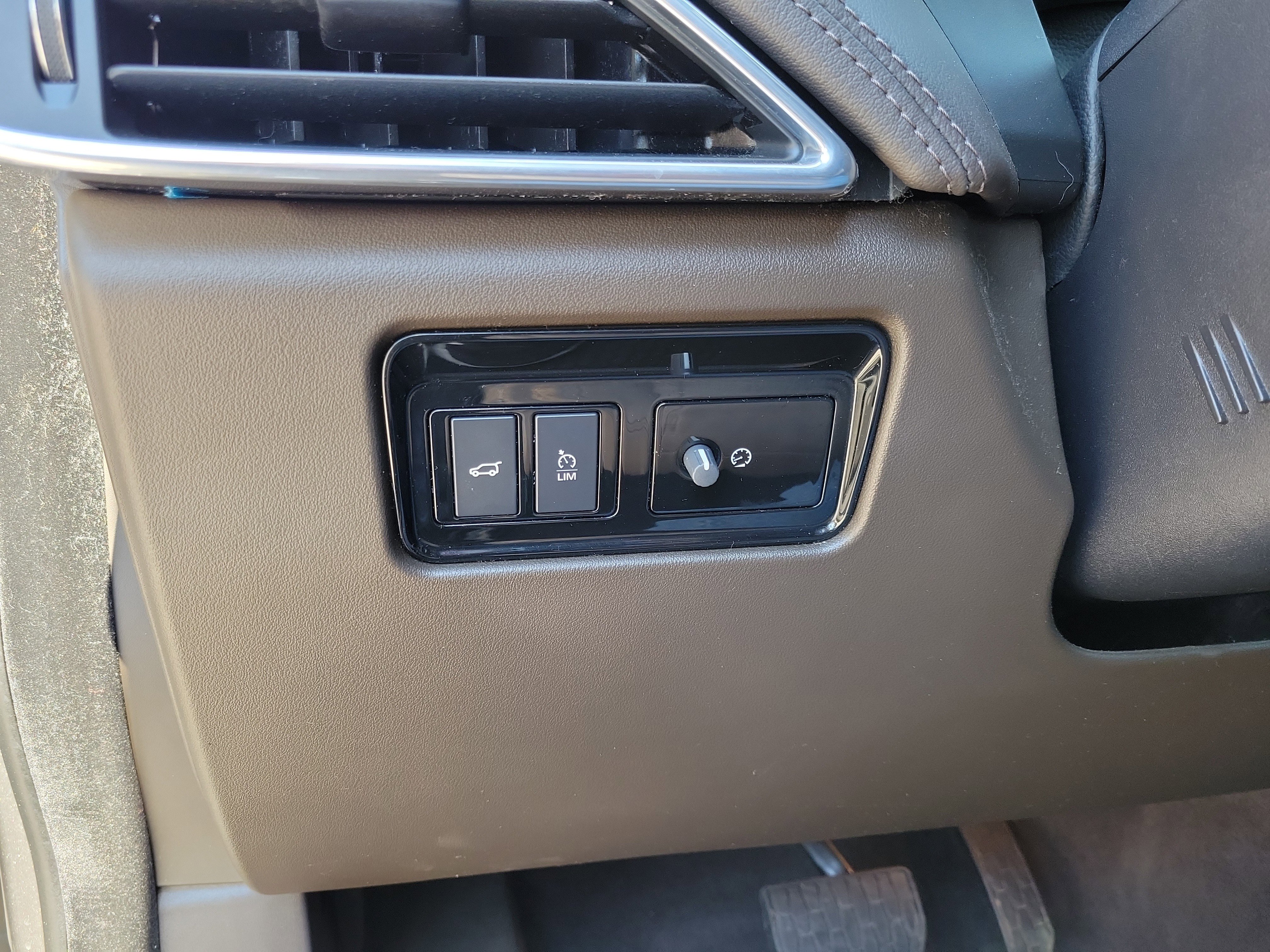 Used 2020 Jaguar F-PACE Prestige image 10