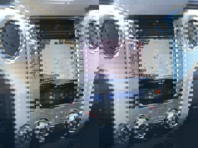 Used 2018 Toyota Tundra Limited w/ Limited Premium Package AWD/4WD image 27