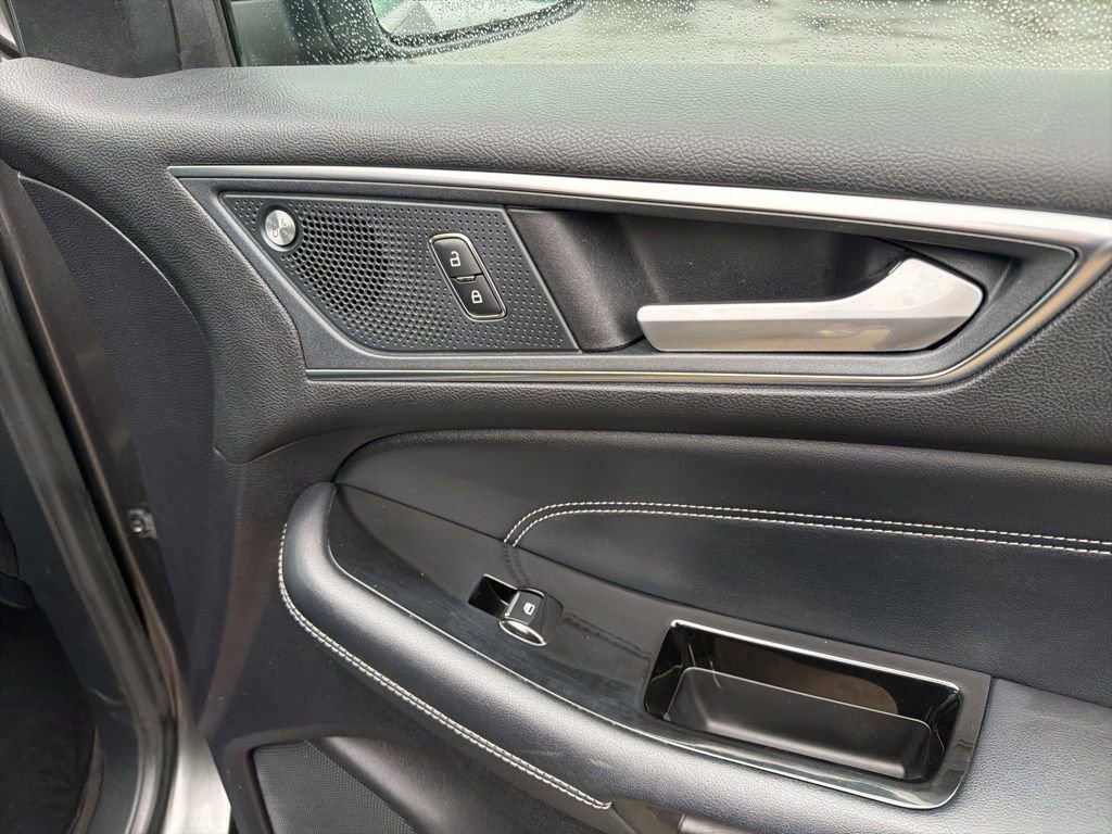 Certified 2019 Ford Edge Titanium w/ Equipment Group 301A image 33