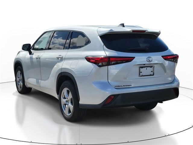 Used 2022 Toyota Highlander L video 2