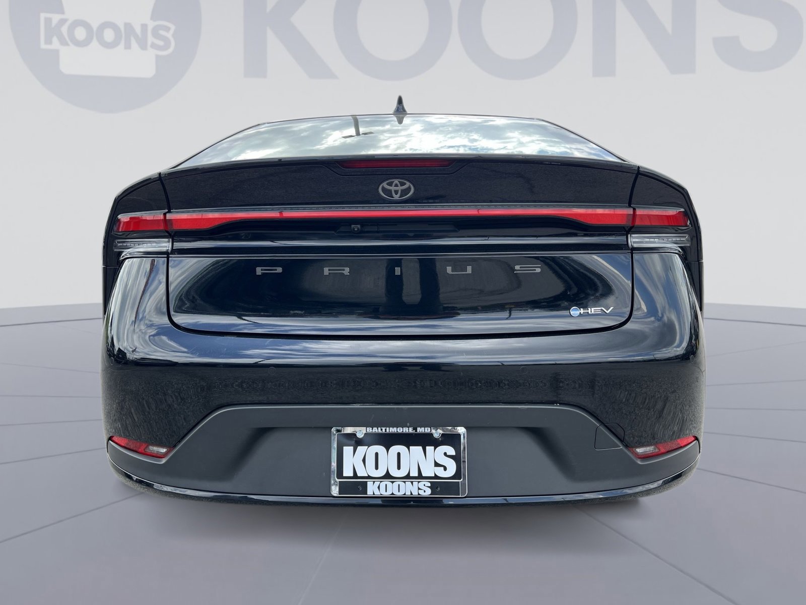 Used 2025 Toyota Prius LE image 3