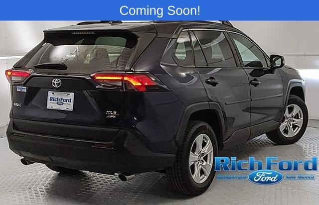 Used 2019 Toyota RAV4 XLE w/ Convenience Package image 3