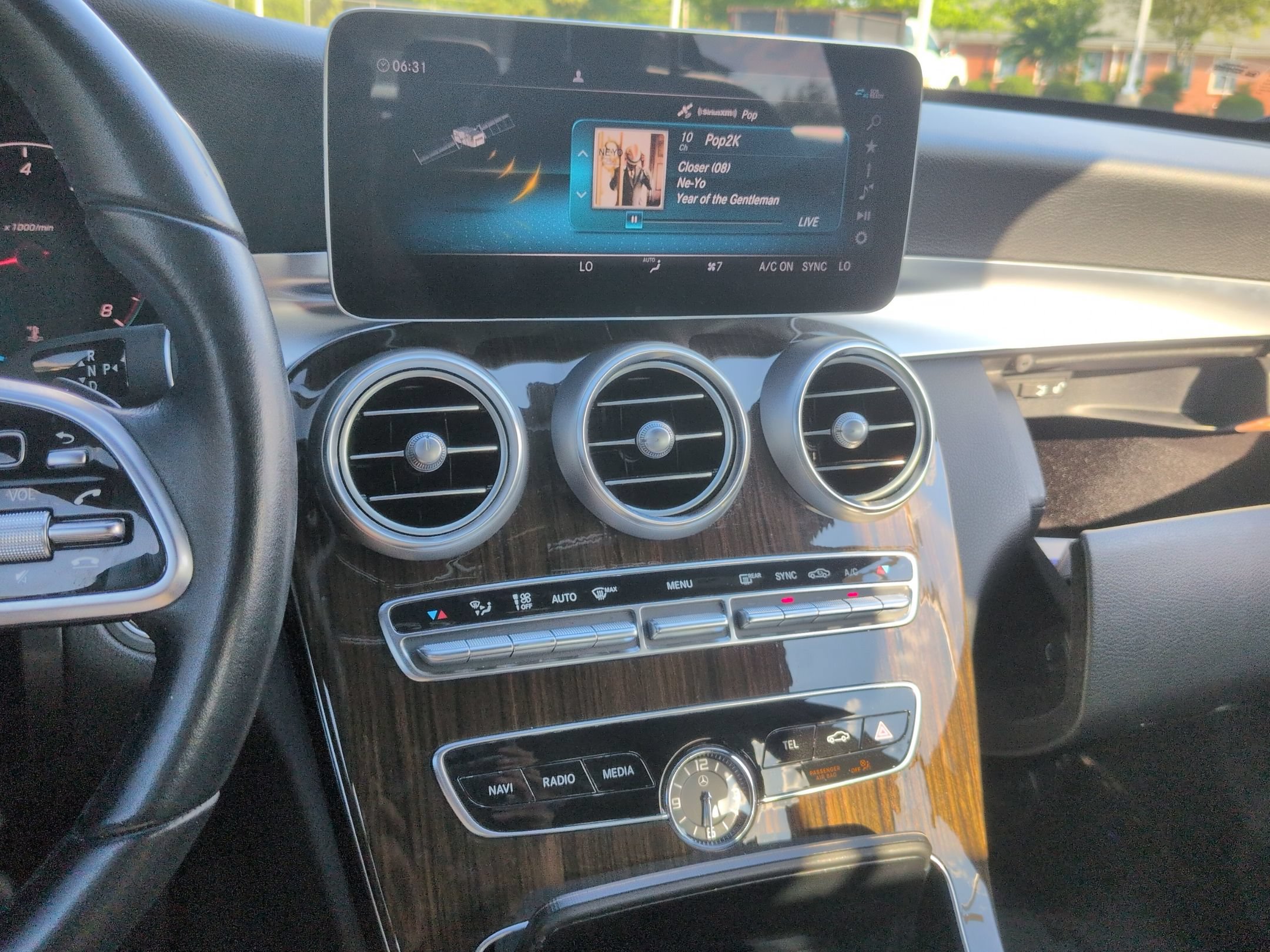 Used 2021 Mercedes-Benz C 300 Sedan w/ Premium Package image 22