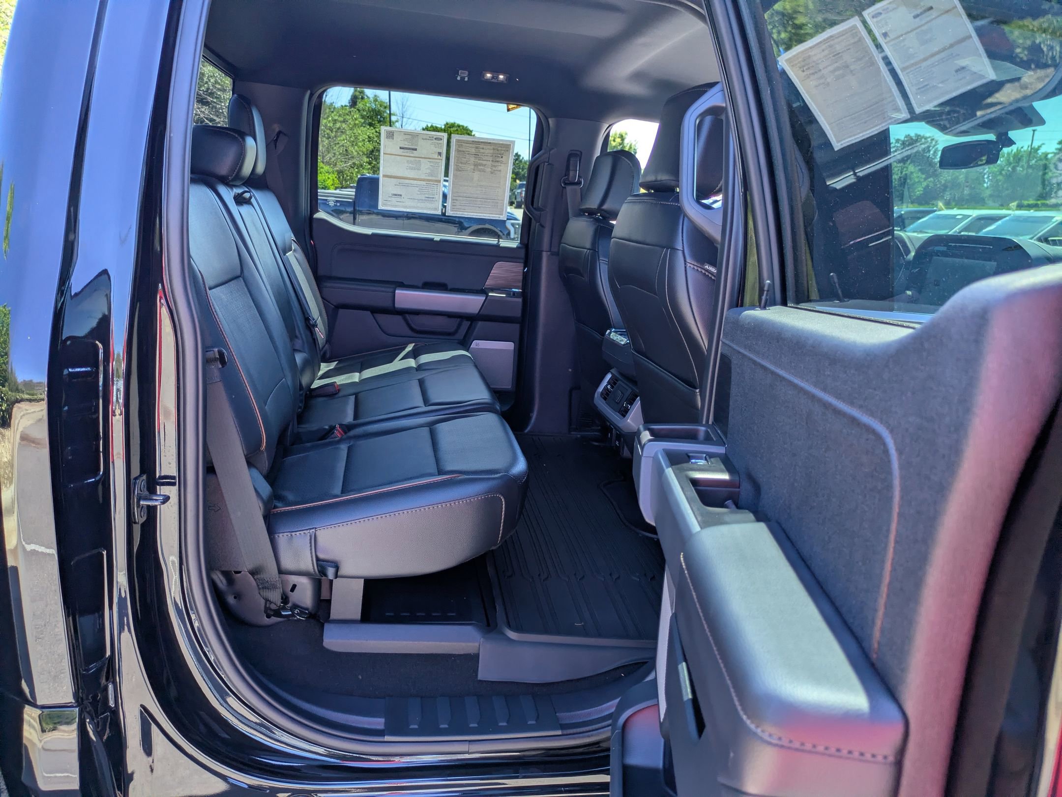 Certified 2024 Ford F150 Lariat w/ FX4 Off-Road Package AWD/4WD image 39