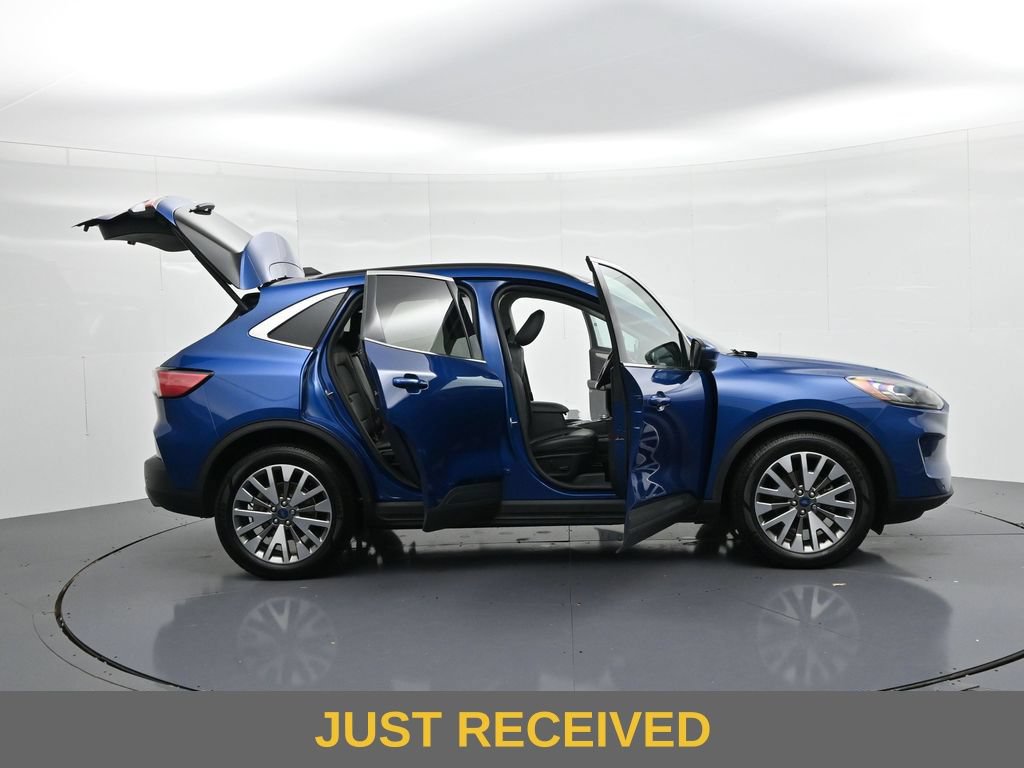 Certified 2022 Ford Escape Titanium w/ Class II Trailer Tow Package AWD/4WD image 23