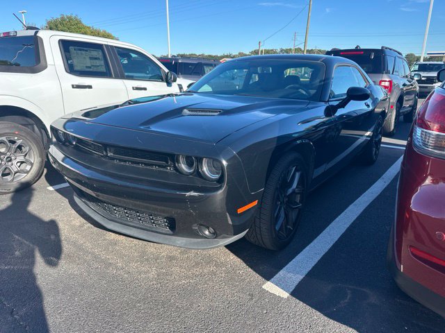 Used 2019 Dodge Challenger SXT w/ Blacktop Package RWD image 1