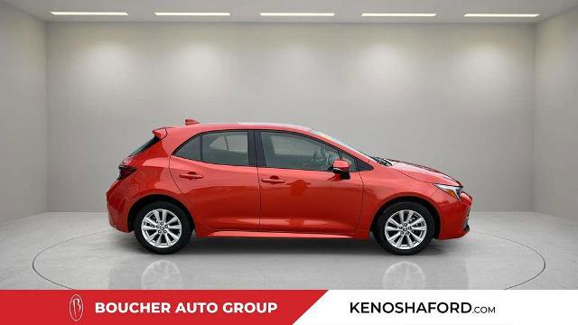 Used 2025 Toyota Corolla SE w/ SE Package FWD image 4