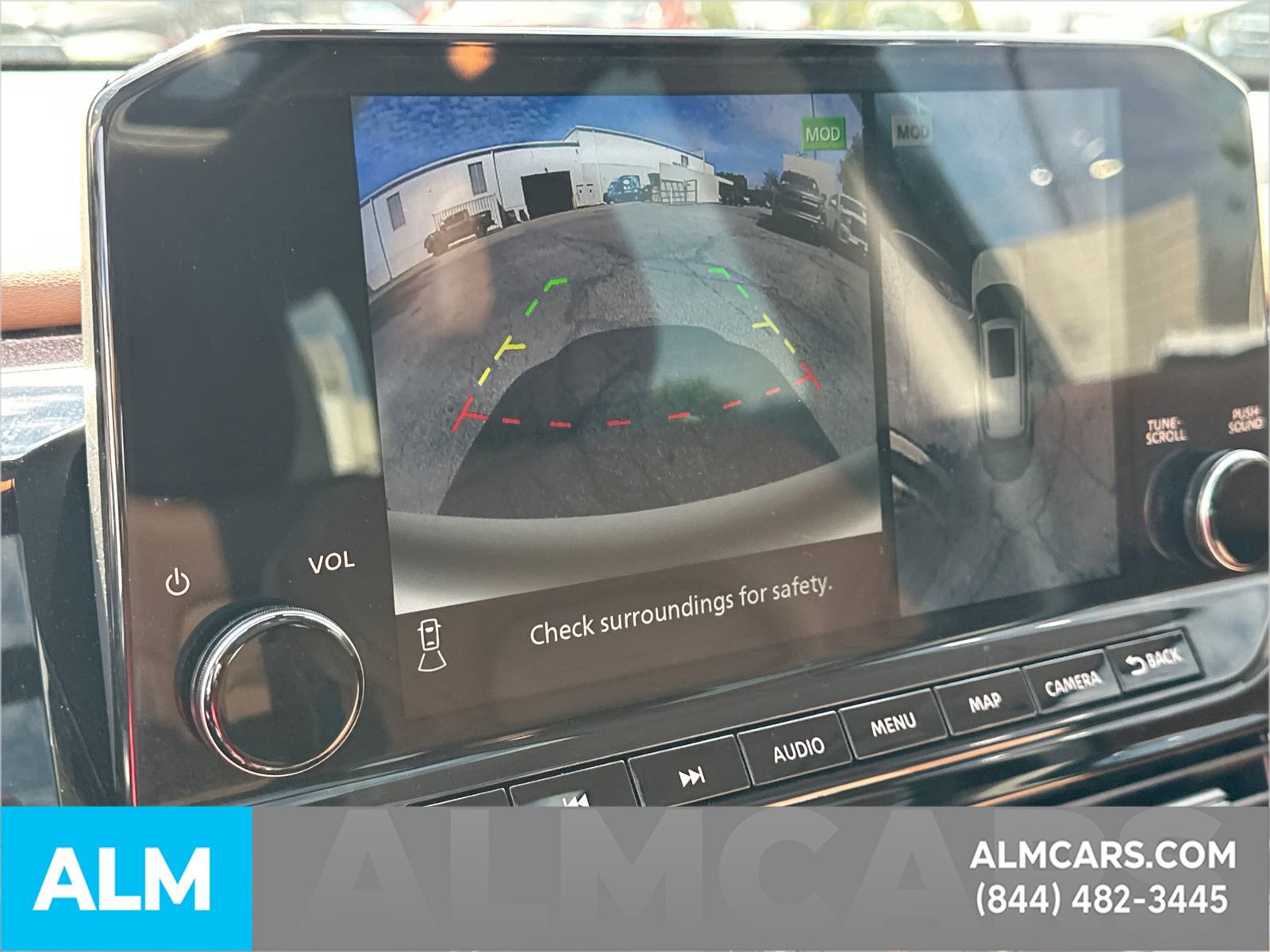 Used 2025 Nissan Pathfinder Platinum FWD image 26